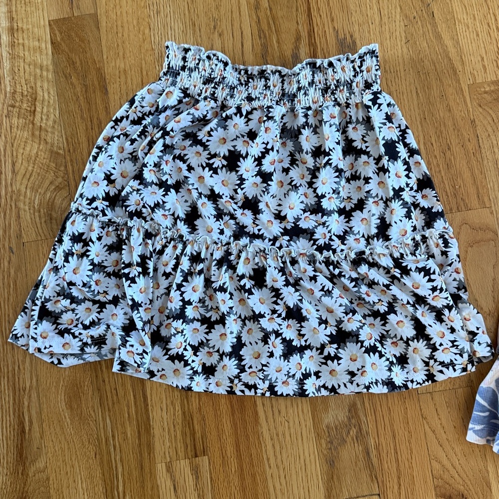Girls Elastic Waist Skirts, Size Large (12/14) - Picture 2 of 6